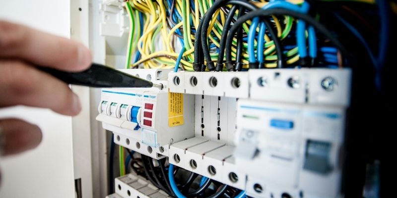 suadiye elektrik tesisatı döşeme yenileme